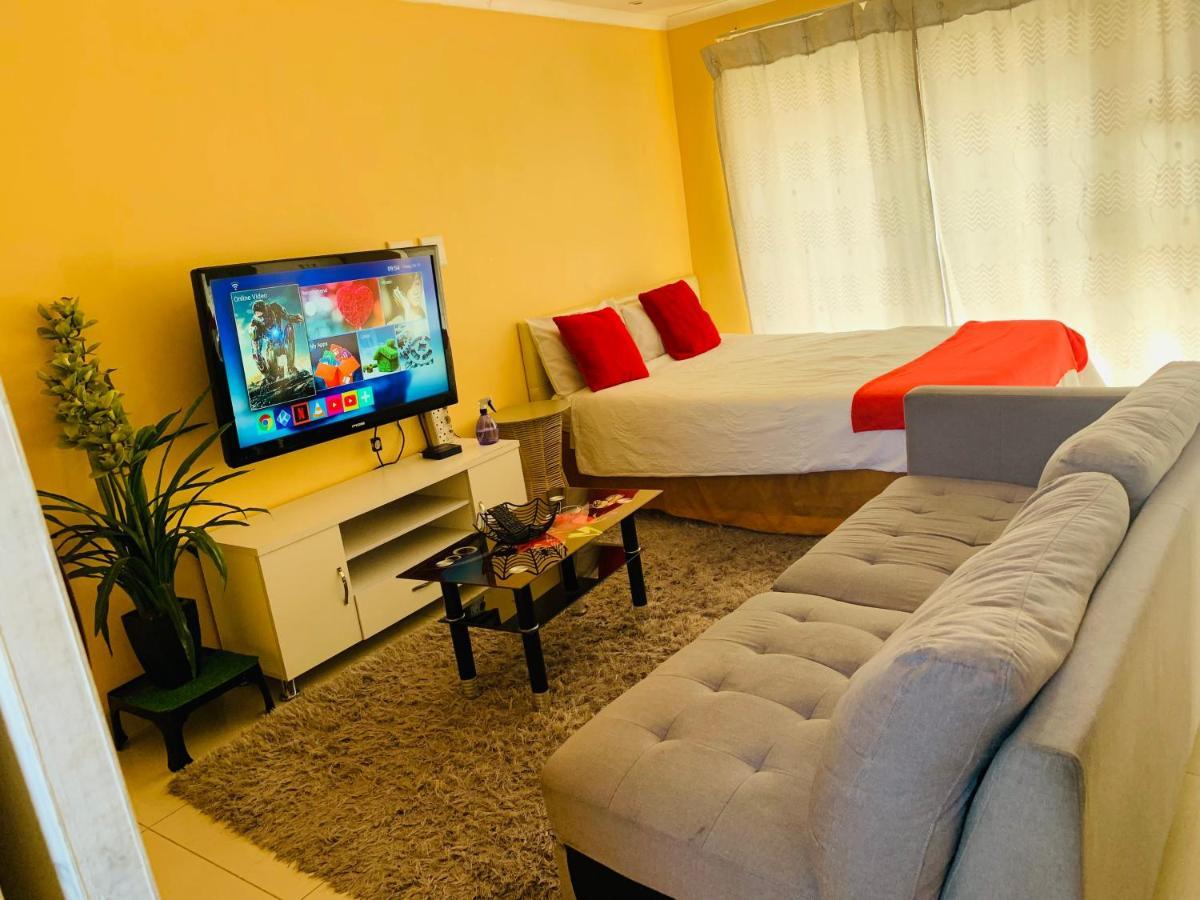 Mowetu Guest House Cape Town Bagian luar foto