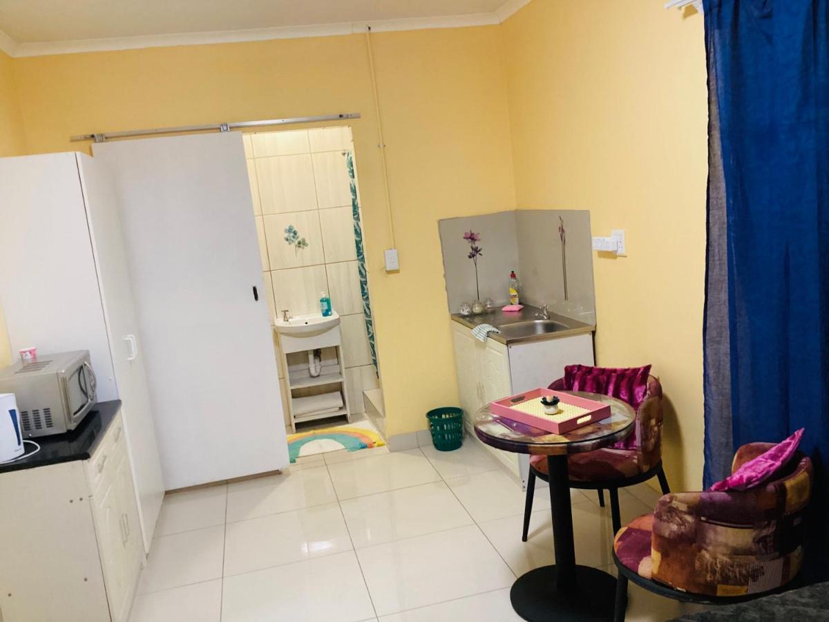 Mowetu Guest House Cape Town Bagian luar foto