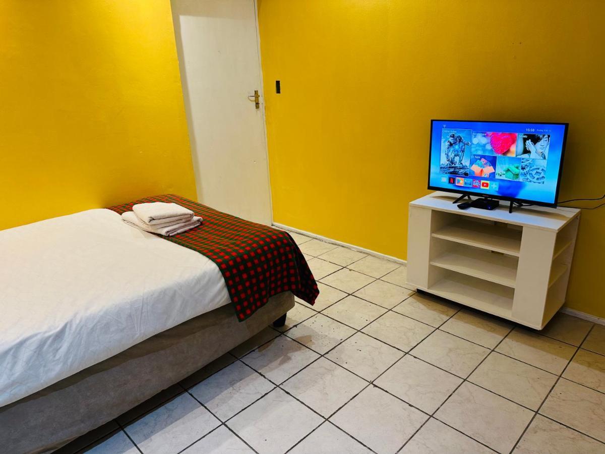 Mowetu Guest House Cape Town Bagian luar foto